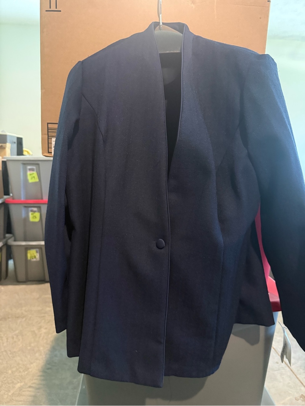 Classic Women's Navy Single-Button Coat p52